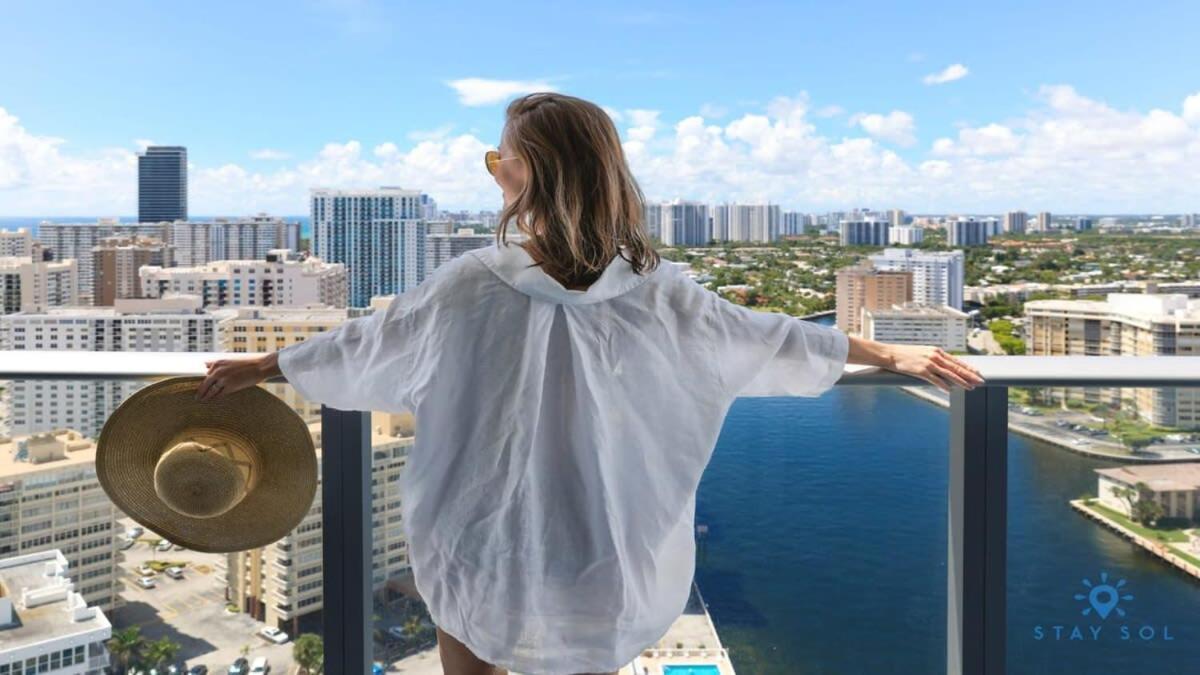 Luxury With Stunning View, Balcony, Amazing Pools Apartamento Hollywood Exterior foto