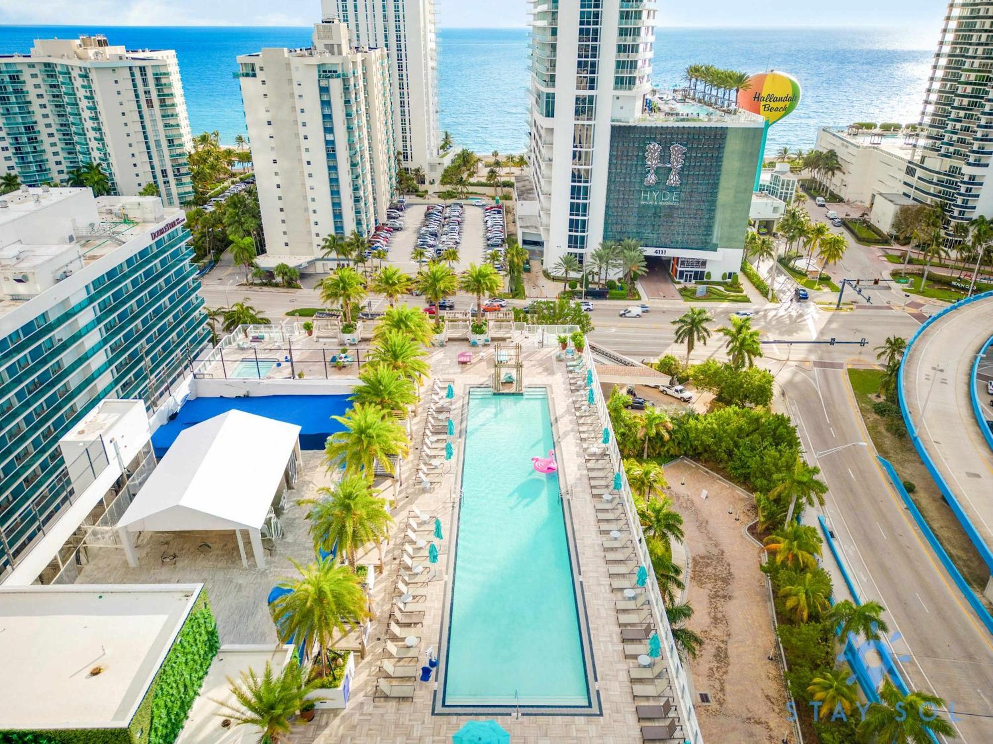 Luxury With Stunning View, Balcony, Amazing Pools Apartamento Hollywood Exterior foto